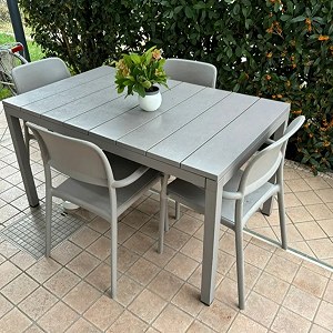 Eettafel met 4 stoelen